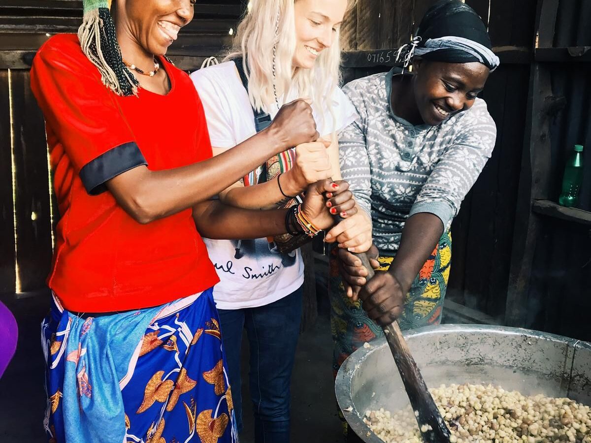 Emma&Anton cooking with locals