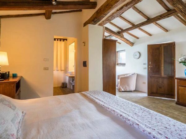 The Umbrian Country Cottages Studio with The Little Voyager