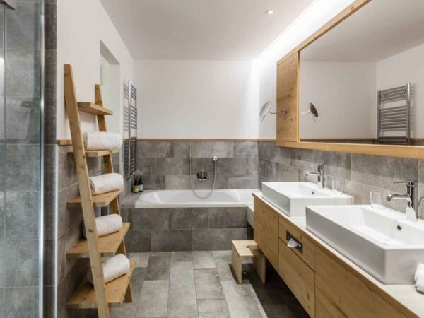 Bathroom Family Suite at the South Tyrolean Nature Resort